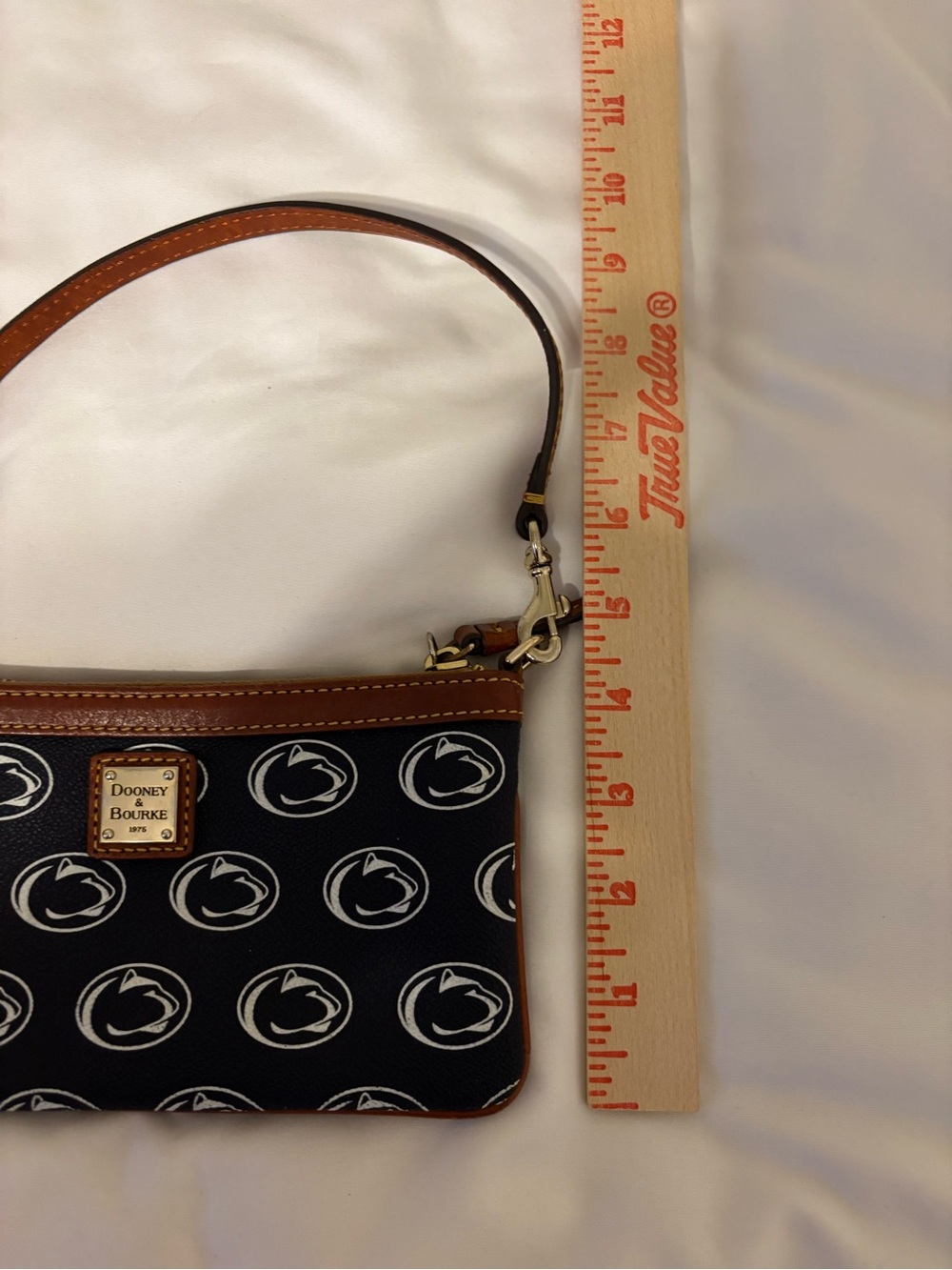 Dooney & Bourke Penn State Nittany Lions Wristlet Navy White Logo Zip Pouch - Picture 4 of 7